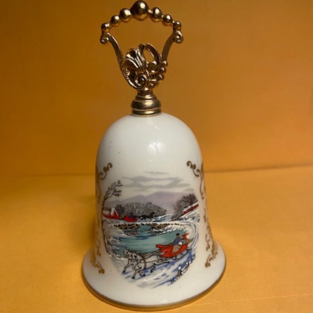 1982 Noel Hand Bell - Picture 2 of 3